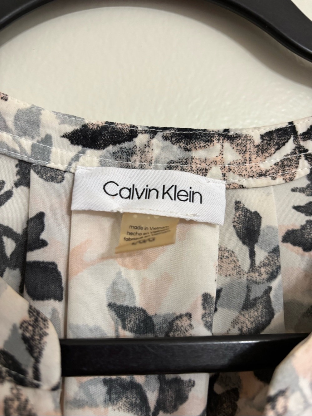 Calvin Klein Women's Short Sleeve Floral Blouse in White, Black and Blush - Picture 3 of 3